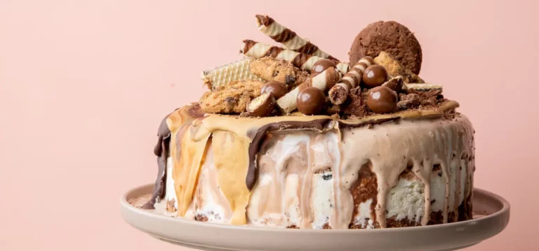 Cake celebrating Woolworths TASTE's 20th birthday